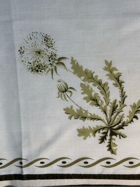 Napkins set of 4  olive green and off-white dandelion design